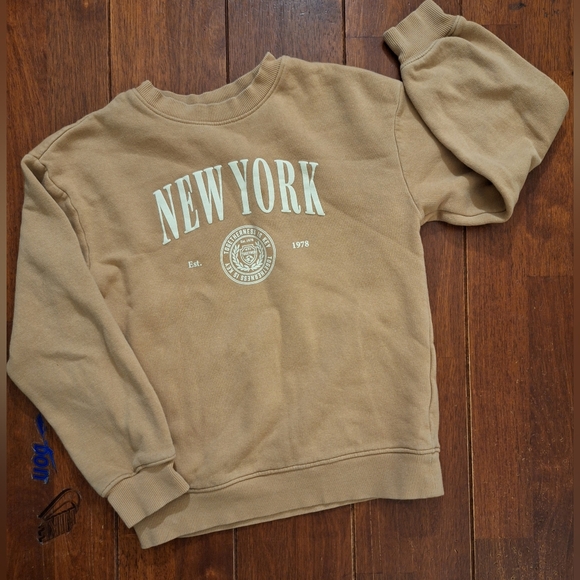 H&M Kids Tan Joggers and Sweatshirt Set - Picture 3 of 10